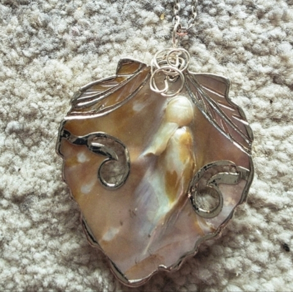 Blister M Pearl Necklace platinum /  Sterling . Repurposed Vintage Piece By Me - Picture 9 of 11